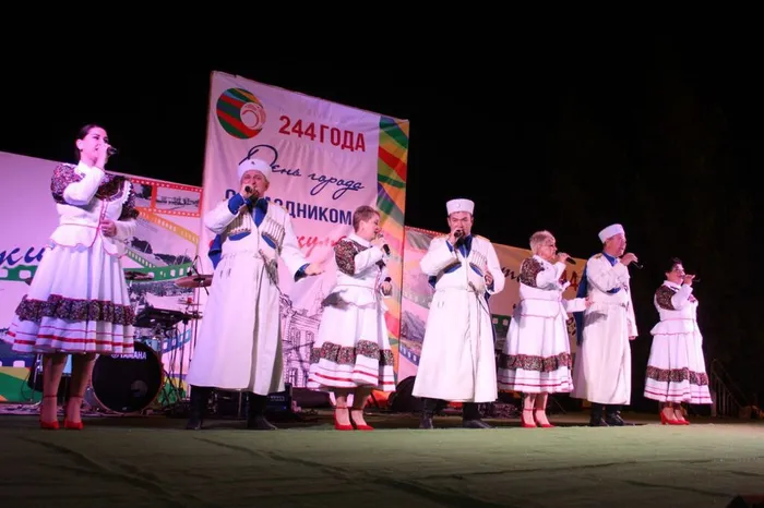 photo_5283168631942486759_y